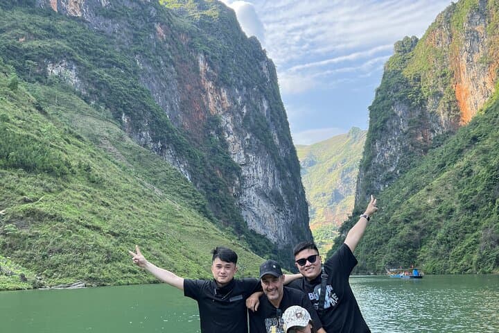 Ha Giang Loop: 3-Day Private Motorbike Tour through Dong Van Karst Plateau photo 5