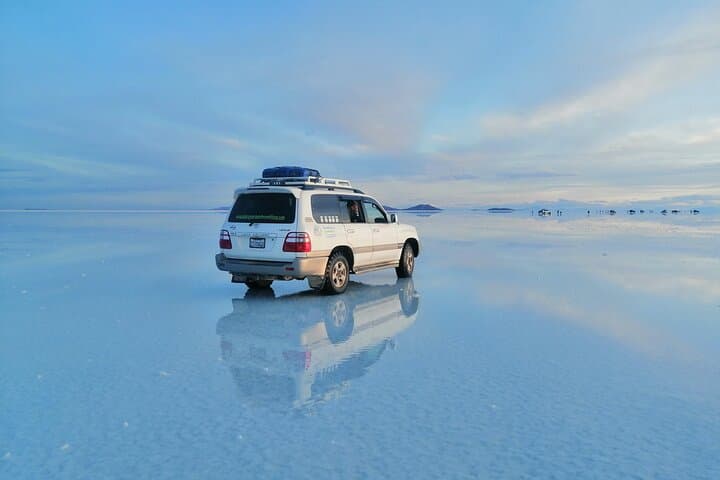 Crossing the Atacama to Salar de Uyuni: 2-Day Bus Tour with Incahuasi & Tunupa