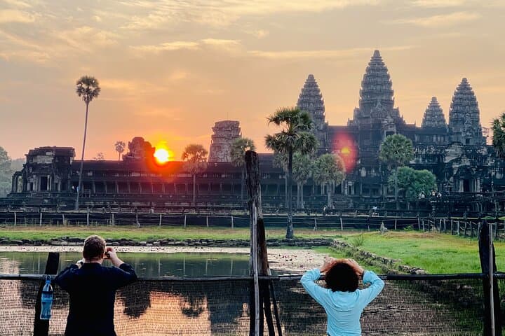 Sunrise at Angkor Wat: Full-Day Temple Tour from Siem Reap