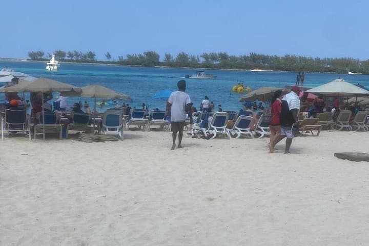 Private Guided Tour of Nassau: History, Beaches & Local Flavors photo 2