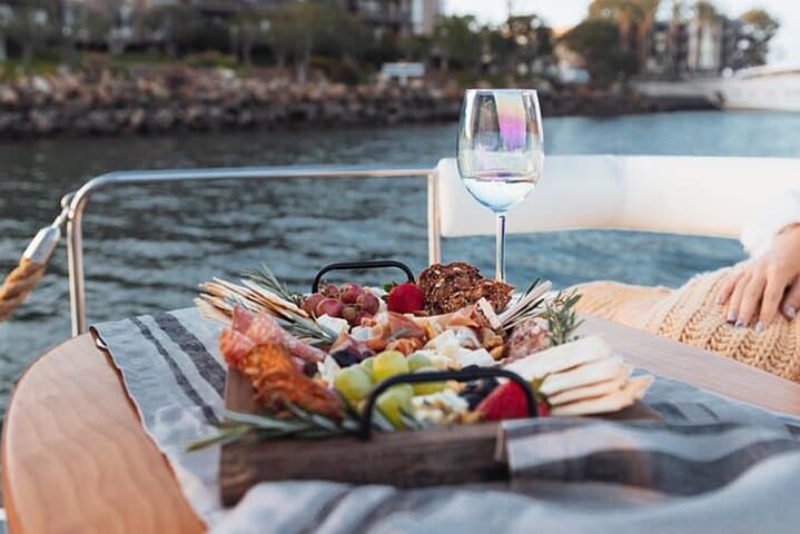 Luxury Sydney Harbour Catamaran and Private Chauffeur Tour photo 5