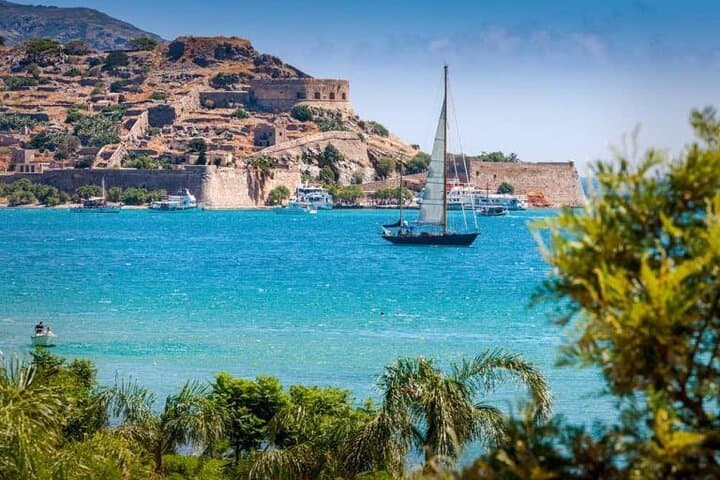 Spinalonga & Lasithi Plateau: Full-Day Private Tour from Agios Nikolaos