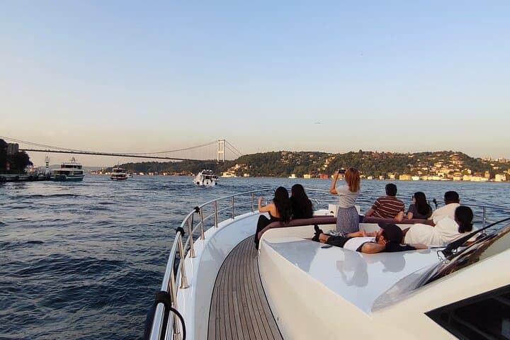 Bosphorus Luxury Yacht Cruise: Afternoon Guided Tour Between Continents photo 5