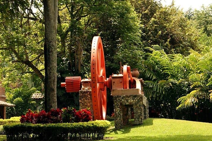 Hacienda El Paraiso and Piedechinche Day Tour from Cali — Sugarcane Haciendas & Museum photo 4