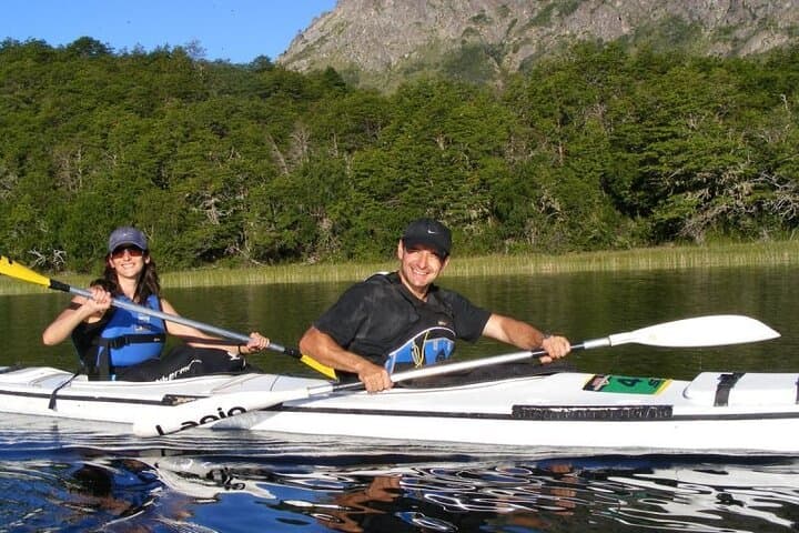 Kayaking Machonico Lakes on the Siete Lagos Trail — San Martín de los Andes photo 2