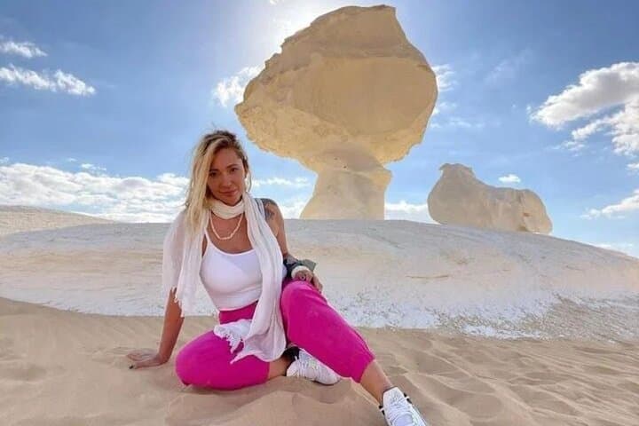 Overnight Camp in Bahariya Oasis: White & Black Desert 2-Day Adventure