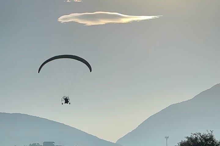 Paragliding Over Santiago, NL: Sunrise Flights Above La Boca Dam