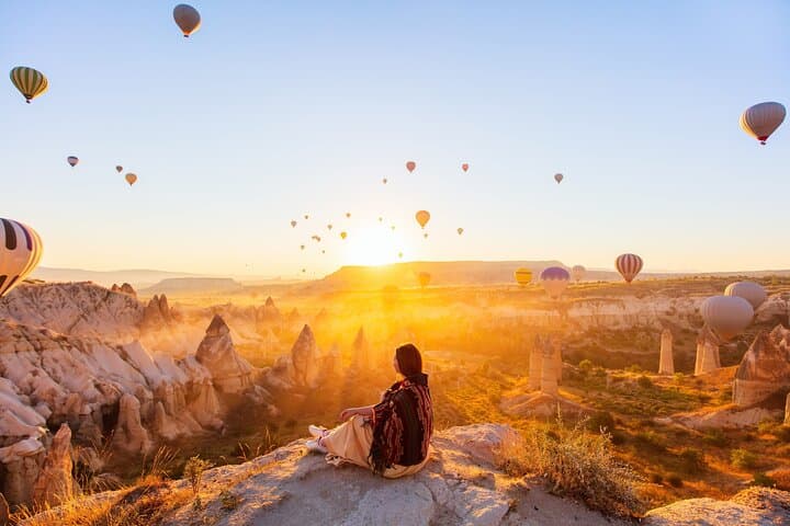 2-Day Cappadocia Private Tour from Istanbul — Flights, Cave Hotel & Guided Highlights