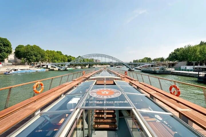 Paris panoramic lunch cruise, Galeries Lafayette & CDG transfer photo 2