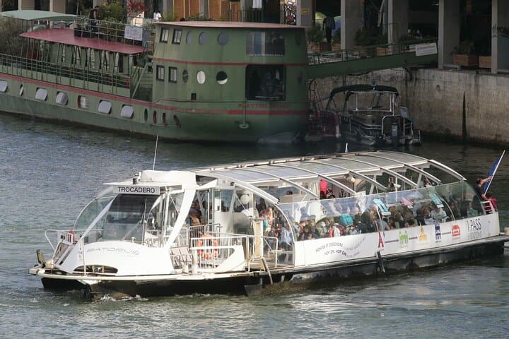 Paris panoramic lunch cruise, Galeries Lafayette & CDG transfer photo 5
