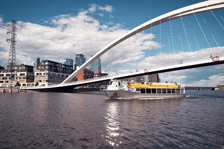 Helsinki Shoreline Cruise: 90-Minute City Highlights by Boat