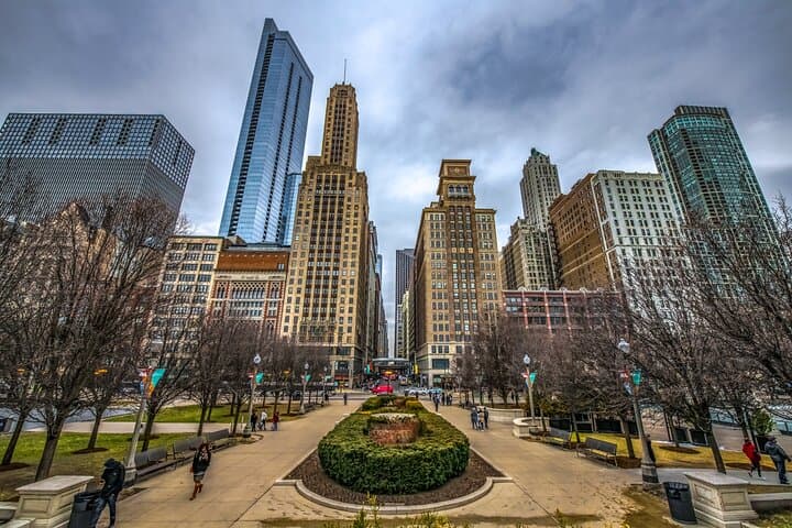 Chicago Food Tour: Magnificent Mile & Millennium Park Walking Experience photo 2