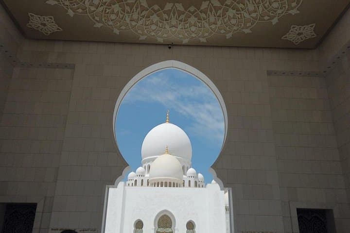 Abu Dhabi City Tour with Gold Coffee — Sheikh Zayed, Emirates Palace & Louvre photo 3
