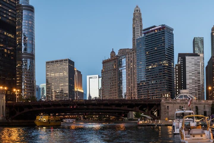 Exploring Chicago on Two Wheels: A Practical Guide to the City’s Must-See Bike Tour