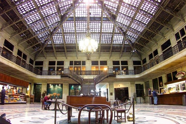 Chicago Off-the-Beaten-Path Architecture Tour: Interiors of the Loop photo 2