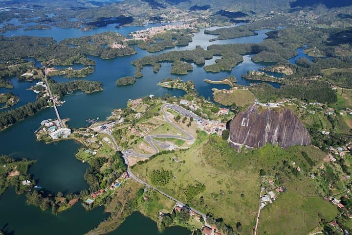 Full-Day Guatapé Experience: Climb Piedra del Peñol, Coffee Tasting & Lake Cruise photo 4