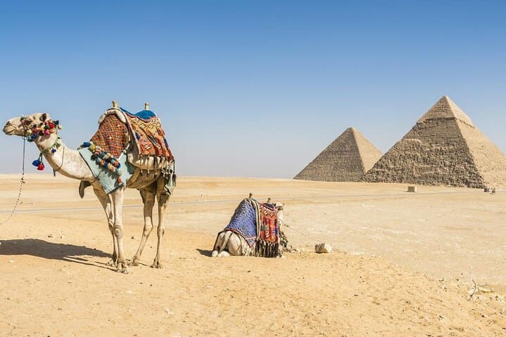Private Day Tour to Cairo from Hurghada: Pyramids, Egyptian Museum & Khan El-Khalili