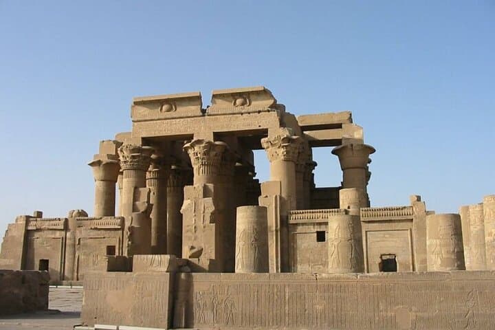 4-Day Luxor-to-Aswan Nile Cruise with Hot Air Balloon & Abu Simbel photo 6