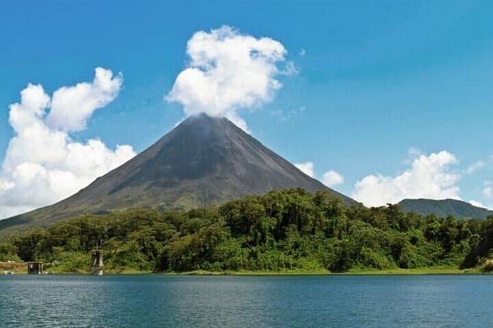 Full-Day Arenal Volcano & Baldi Hot Springs Private Tour from La Fortuna