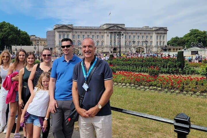 Buckingham Palace Walking Tour: Entry, St. James Park & Audio Guide photo 6
