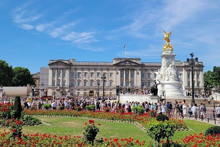 Buckingham Palace Walking Tour: Entry, St. James Park & Audio Guide photo 2
