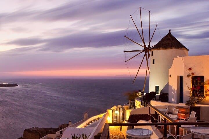 Sunset in Oia: Private Ammoudi Beach Evening Tour in Santorini photo 2