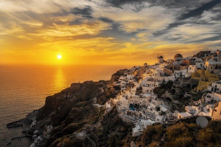 Sunset in Oia: Private Ammoudi Beach Evening Tour in Santorini photo 4