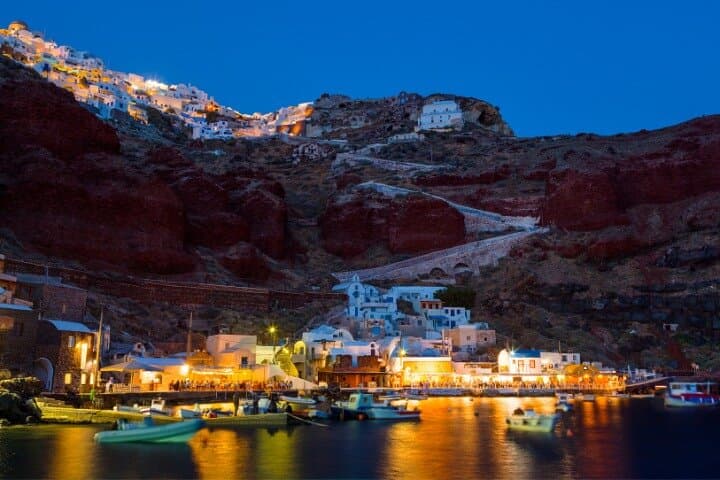 Sunset in Oia: Private Ammoudi Beach Evening Tour in Santorini photo 5