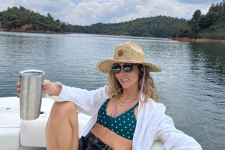 Guatapé & El Peñol Day Tour from Medellín: Sail the Reservoir, Climb La Piedra, Taste Local Life