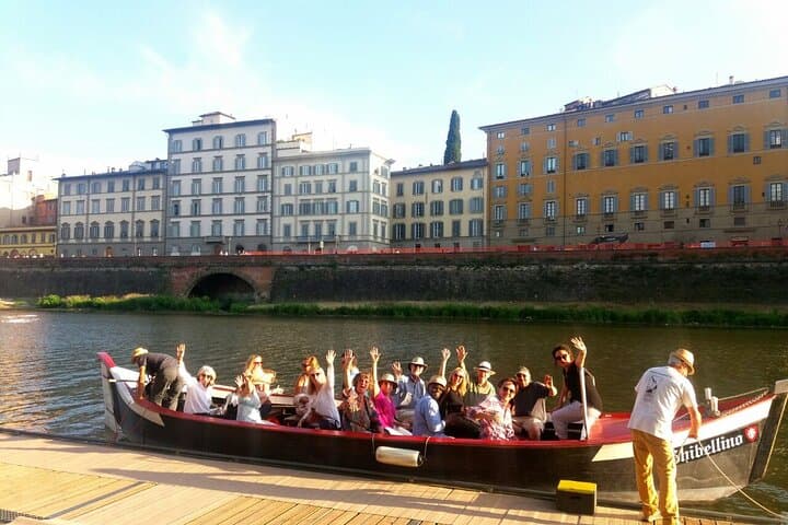 Florence Barchetto Cruise: Arno River Ride Under the Ponte Vecchio photo 5