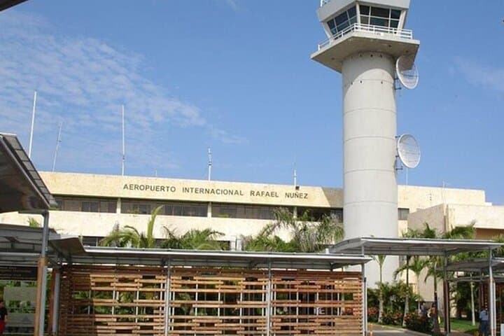 Private Airport Transfer Between Rafael Núñez Airport and Cartagena Hotels