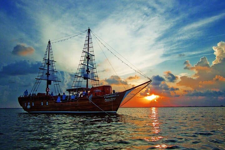 sunset-dinner-cruise-on-a-spanish-galleon-in-cancun-nichupte-lagoon photo 4