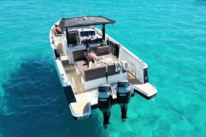 Private Boat Tour Grace Bay: Half-Day to Pine Cay, Half Moon Bay & Sand Dollar Bar photo 6