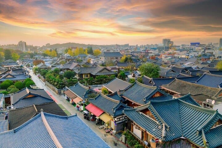 Jeonju Day Trip: Shuttle Bus & Hanbok Experience from Seoul or Busan photo 2