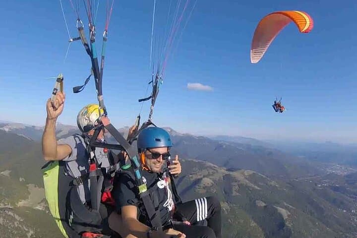 Adventure and Acrobatic Paragliding Flight Near Rome photo 6