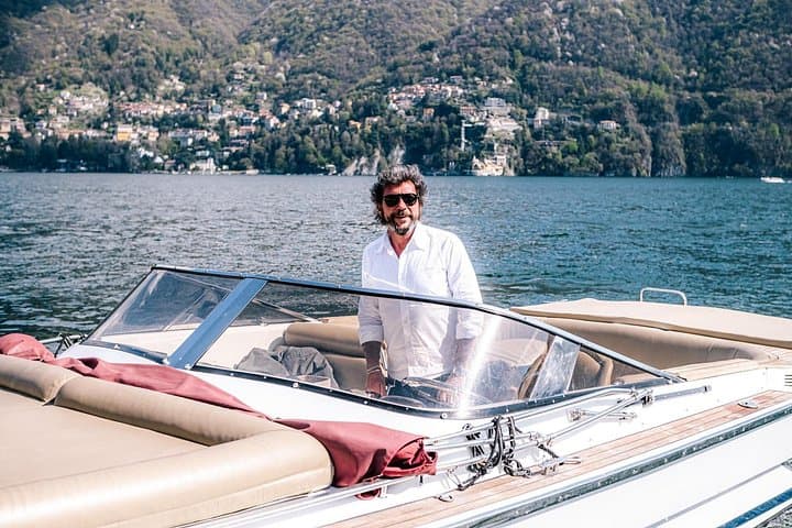 One-Hour Private Motorboat Cruise on Lake Como: Villas, Sculpture & Shoreline Views photo 4