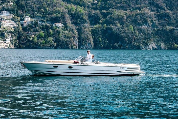 One-Hour Private Motorboat Cruise on Lake Como: Villas, Sculpture & Shoreline Views photo 2