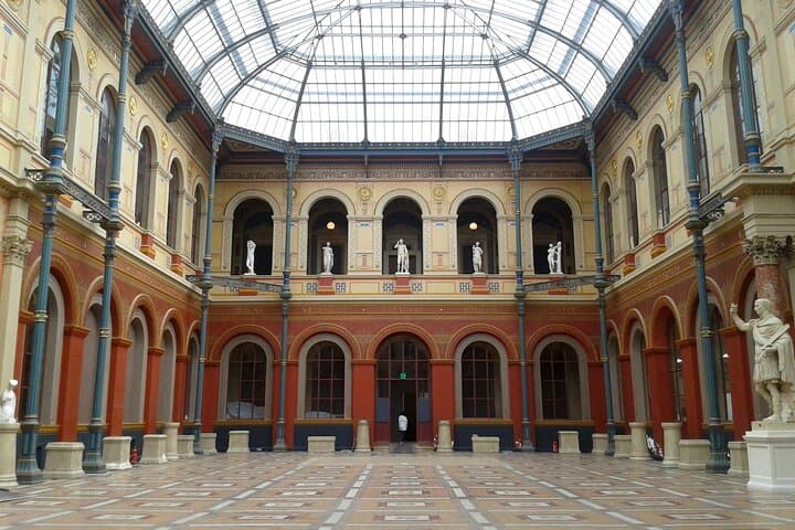 Paris Saint-Germain Half-Day Tour and Seine Cruise with CDG Transfers photo 4