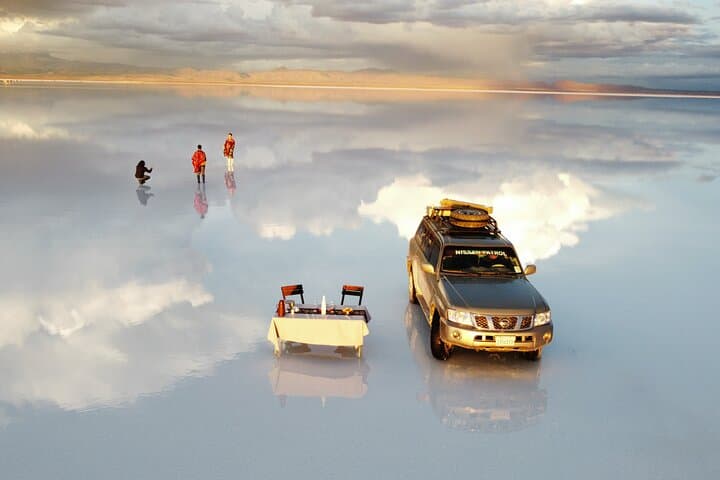 3-Day Uyuni Salt Flats by Bus from La Paz: Salar de Uyuni, Incahuasi & Laguna Colorada
