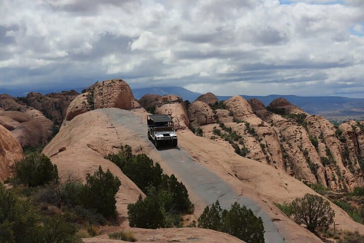 Conquer Moab’s Hell’s Revenge Trail on a Thrilling Hummer Adventure photo 6