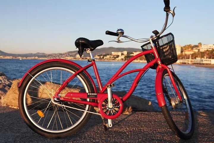 Cycle the Croisette: Cannes Beach-Cruiser Bike Rental for a Day photo 4