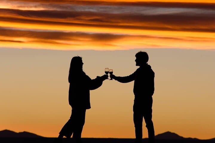 4-Day Salar de Uyuni Private Tour by Air from La Paz