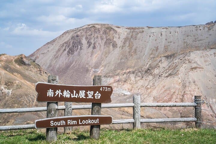 Usuzan Volcano Guided Hike from Noboribetsu – Summit, Fumaroles & Lake Toya Views photo 6