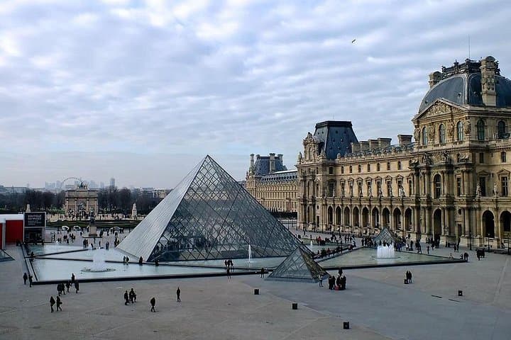 Half-Day Private Paris Tour from Beauvais Airport — Eiffel, Champs-Élysées & Montmartre photo 1