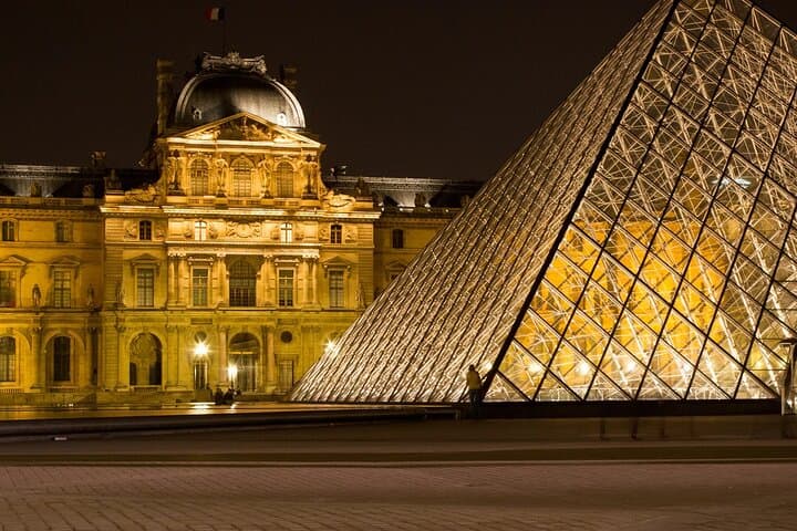 Paris Small-Group Orientation Tour with Beauvais–Tillé Airport Transfer