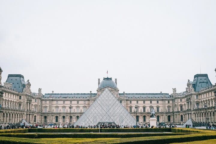 Paris Small-Group Orientation Tour with Beauvais–Tillé Airport Transfer photo 4