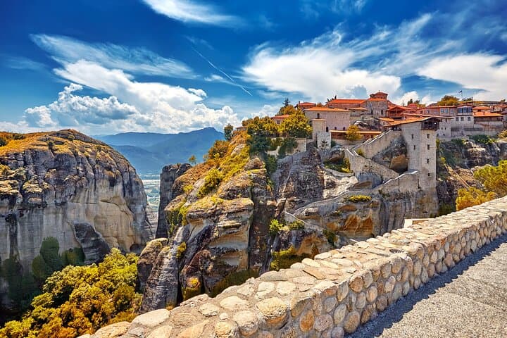 Meteora 3-Day Trip from Thessaloniki: Monasteries, Hikes & Sunset Tours