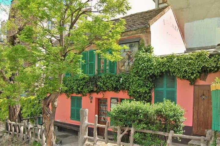 Montmartre Investigation Game: Interactive Treasure Hunt Across Parisian Streets photo 6