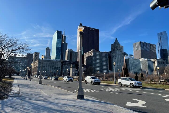 Wind & Souls Adults-Only Ghost Tour in Chicago — Haunted Downtown Walking Experience photo 3
