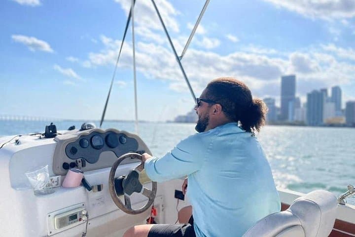 Miami Boat Tour & Spearfishing Lessons — Biscayne Bay Sandbars and Island Stop photo 2